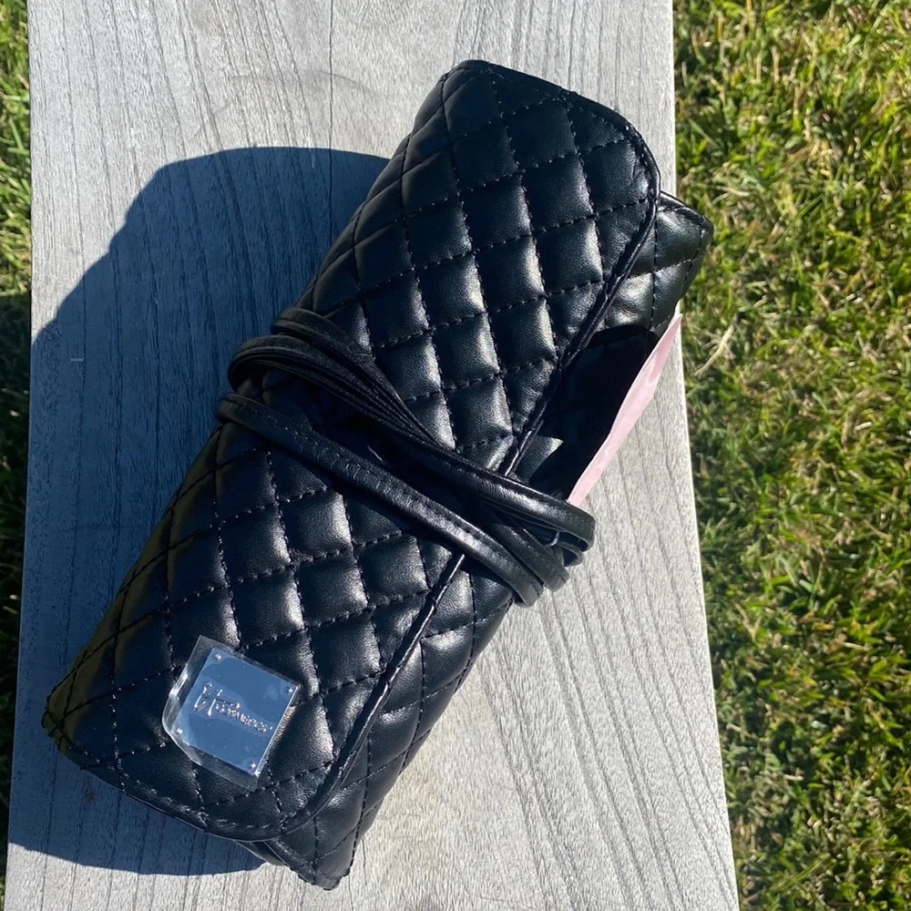Cosmetic roll up  ✨NWT ✨ - Picture 2 of 10